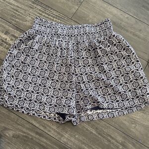 Knox Rose Black and White Geometric Athletic Shorts